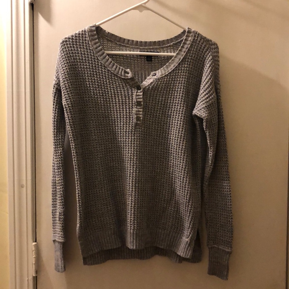 American Eagle gray sweater